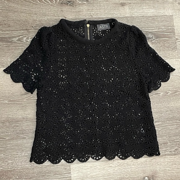 🔥SALE ASTR the label floral black lace blouse top shirt short sleeve size small - Picture 3 of 11